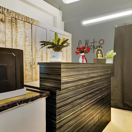 Super Townhouse Rcc Blizz Hotel Kondapur  Buitenkant foto